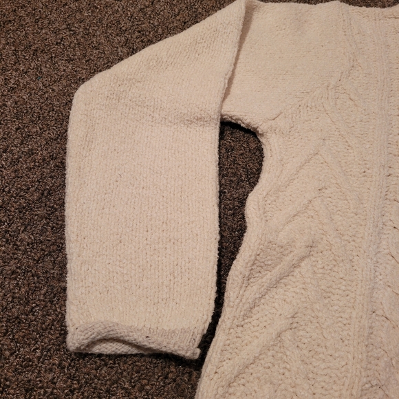 Irelands Eye White Cable Knit Turtle Neck Sweater - Picture 8 of 11